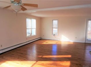 119 Hillcrest Rd, Niantic, CT 06357