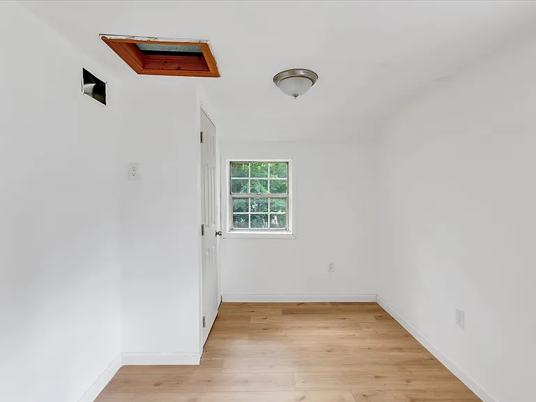 7 Clearwater St — Photo 11