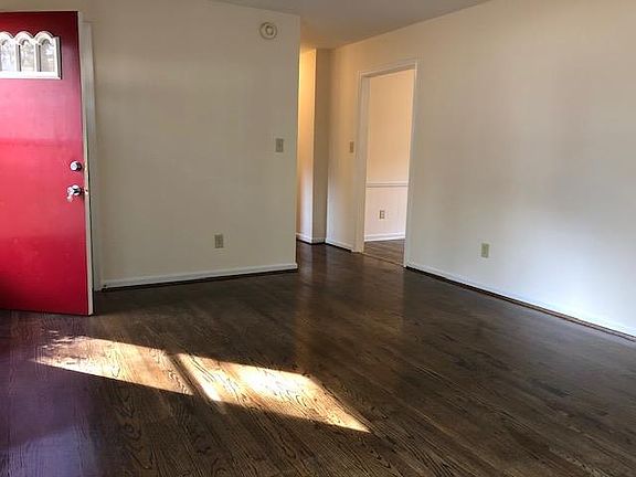 2nd image of 5104 Tamarisk Cir