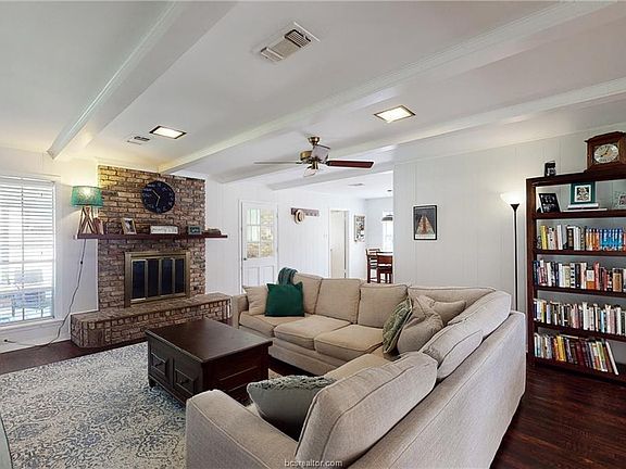 3rd image of 2511 Towering Oaks Dr