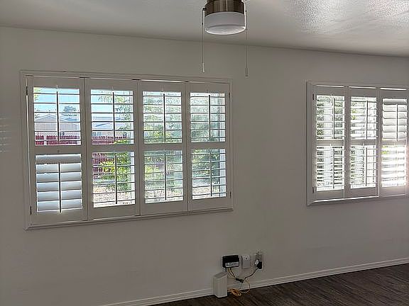 Great room with ceiling fans