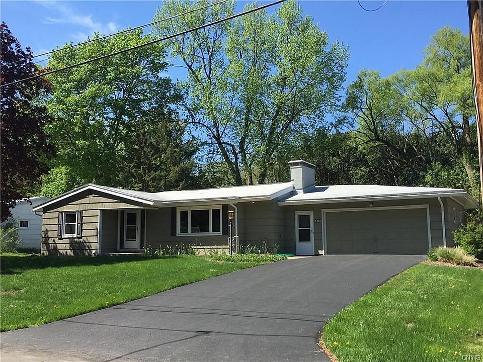 1st image of 304 Standish Dr