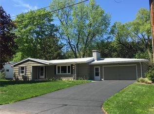 304 Standish Dr, Syracuse, NY 13224