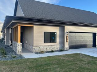 4176 Arthur Dr S, Fargo, ND 58104