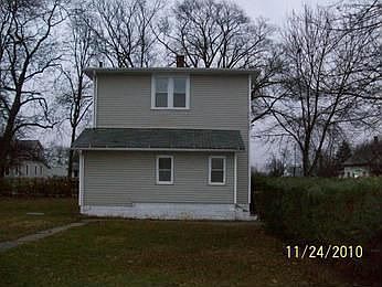 2nd image of 1201 N Center St