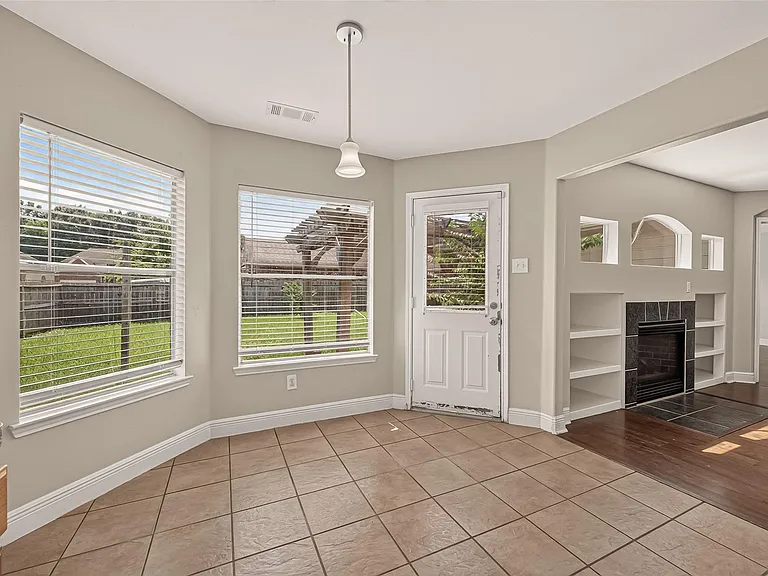 18203 Winding Timbers Ln — Photo 12