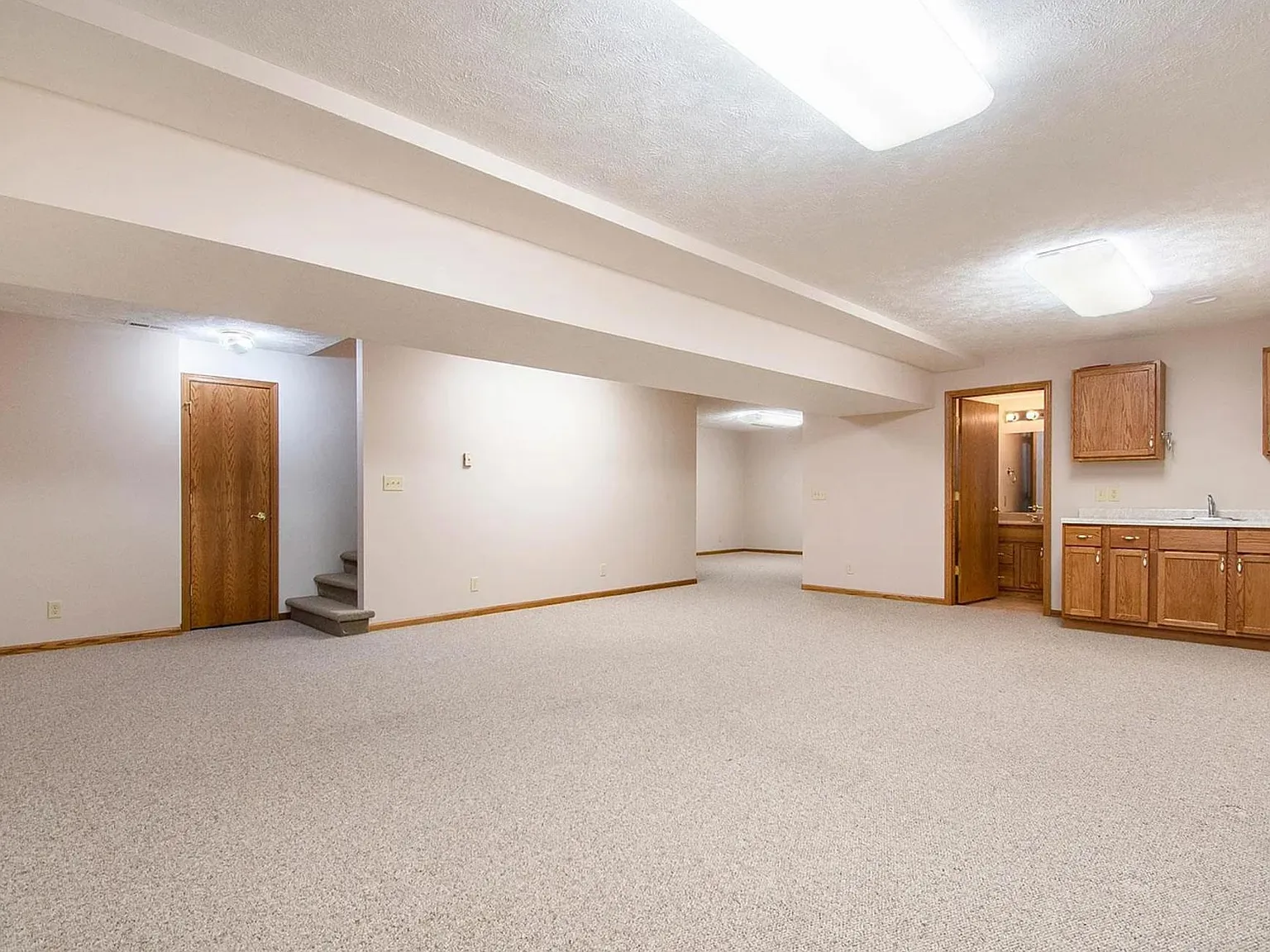4 bed, 2534 sqft, $3,100 — Photo 4