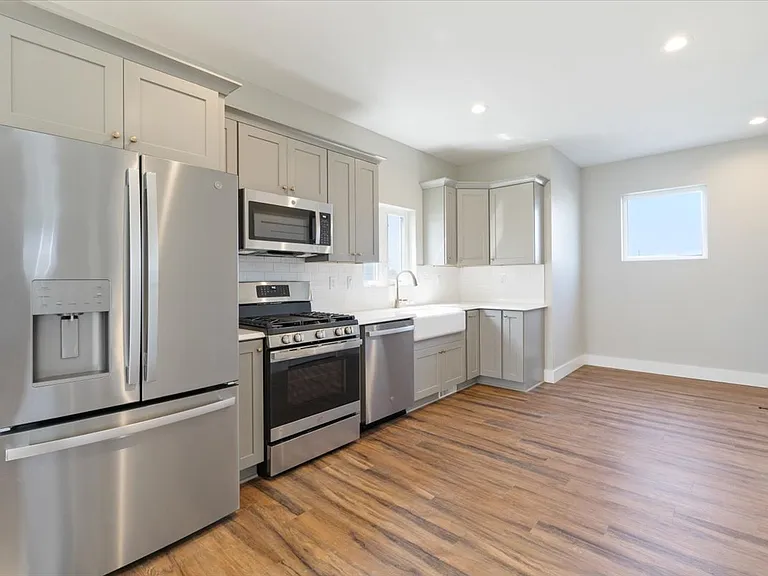 6136 Mississippi Ave — Photo 3