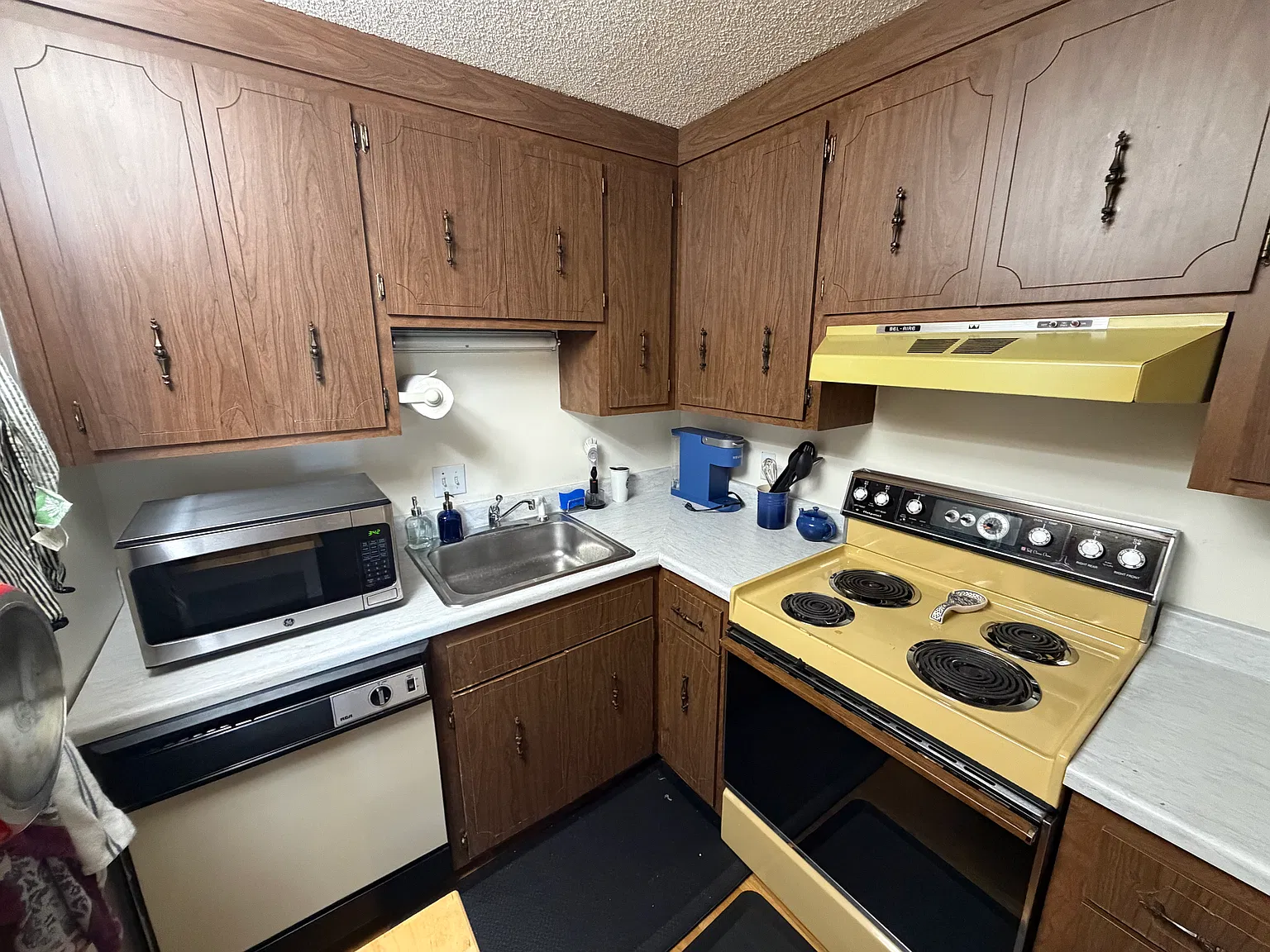 1 bed, 734 sqft, $2,250 — Photo 2
