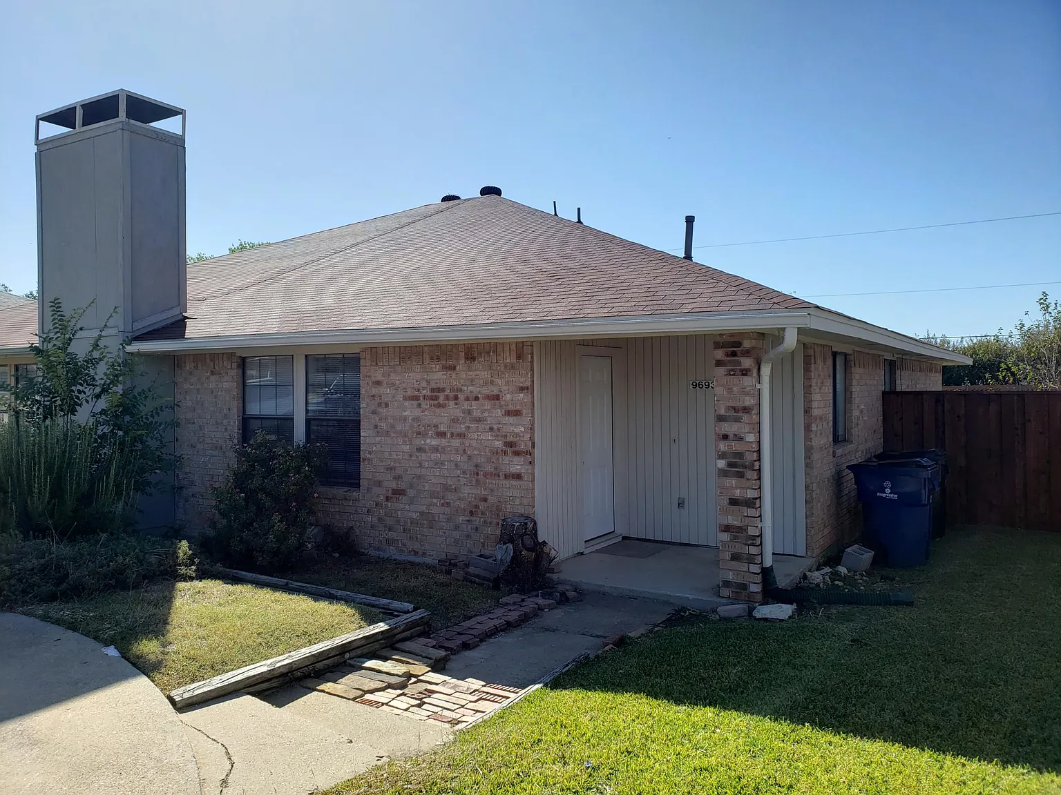 3 bed, 1251 sqft, $1,790 — Photo 2