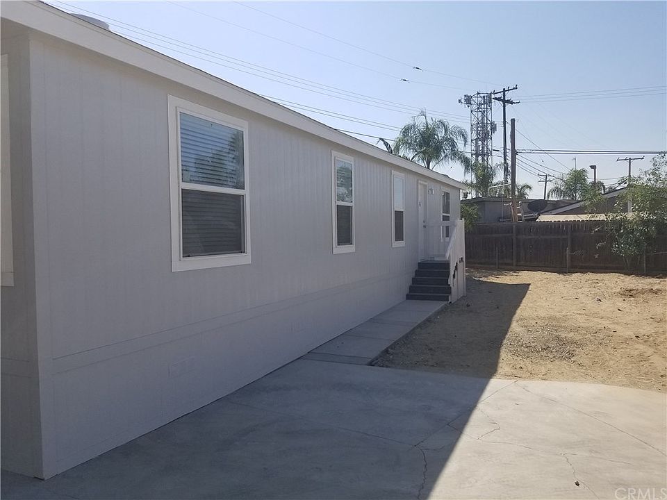 1st image of 467 Bond Dr