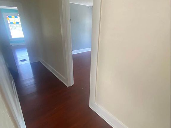 5th image of 1104 Convers Ave