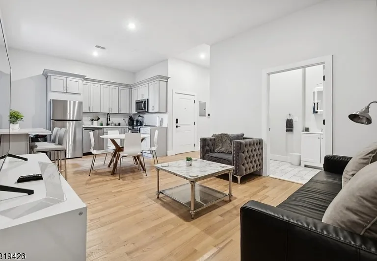 104 Fleming Ave #201 — Photo 15
