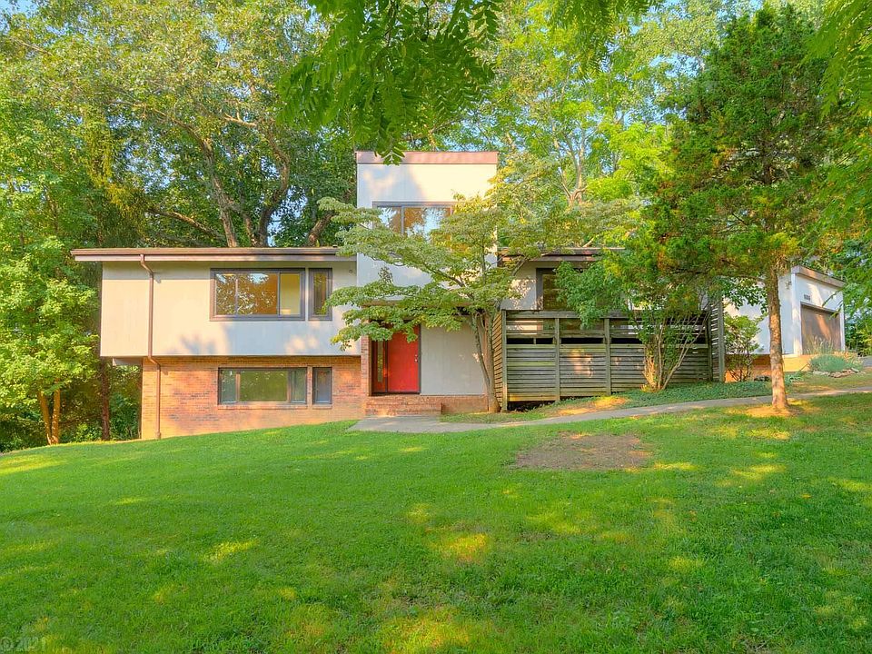 1st image of 1506 Greenwood Dr