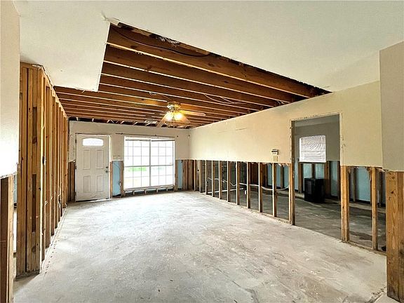 5th image of 629 Magnolia Ave