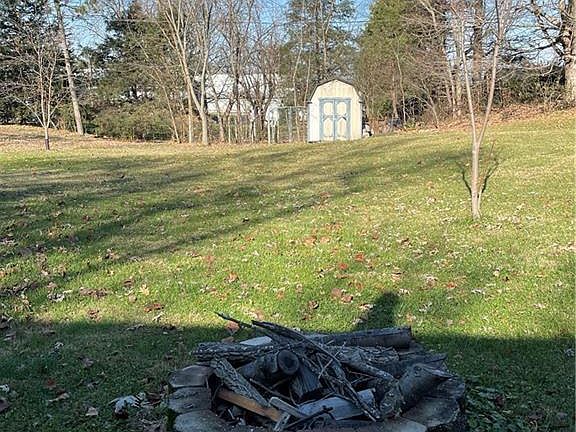 3rd image of 815 Gardenside Dr