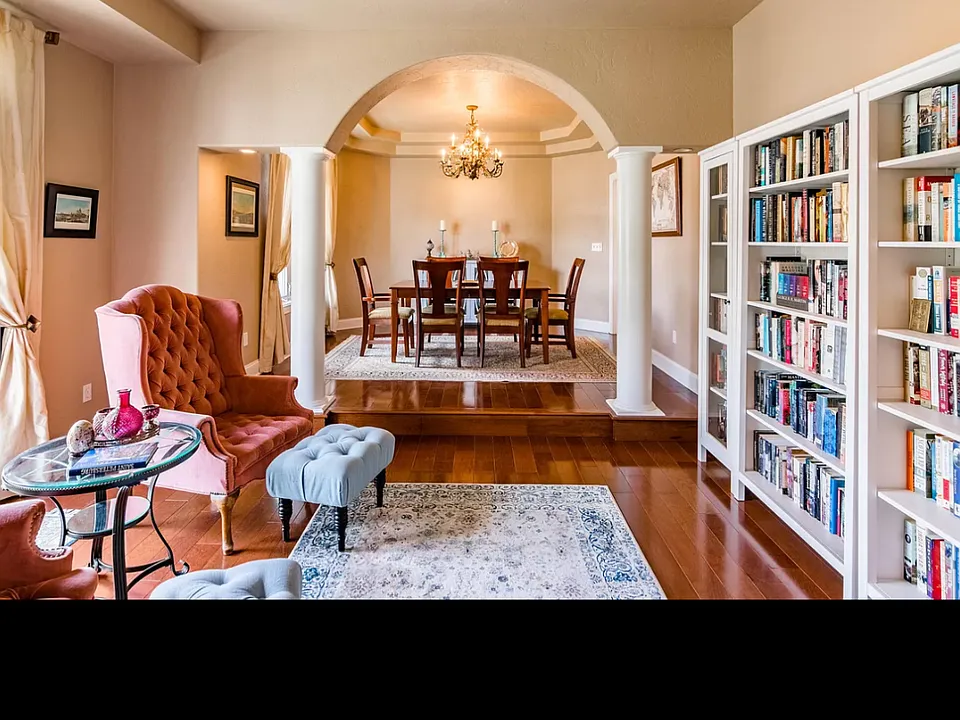 2401 Fox Run