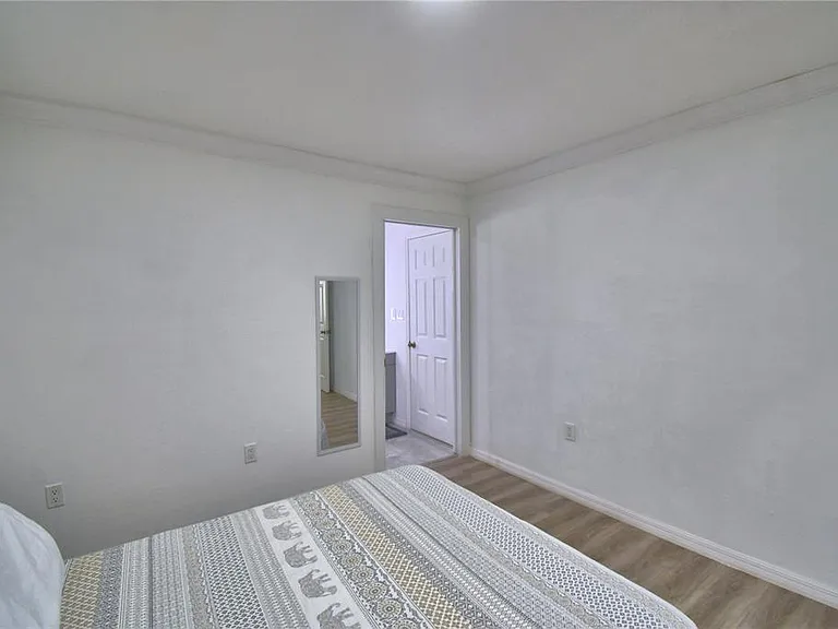 2405 Roslyn Ln #C — Photo 13