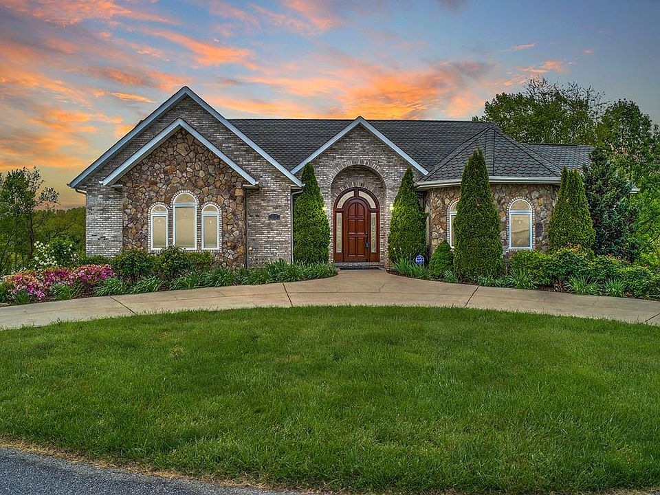 1st image of 113 Pebble Beach Dr