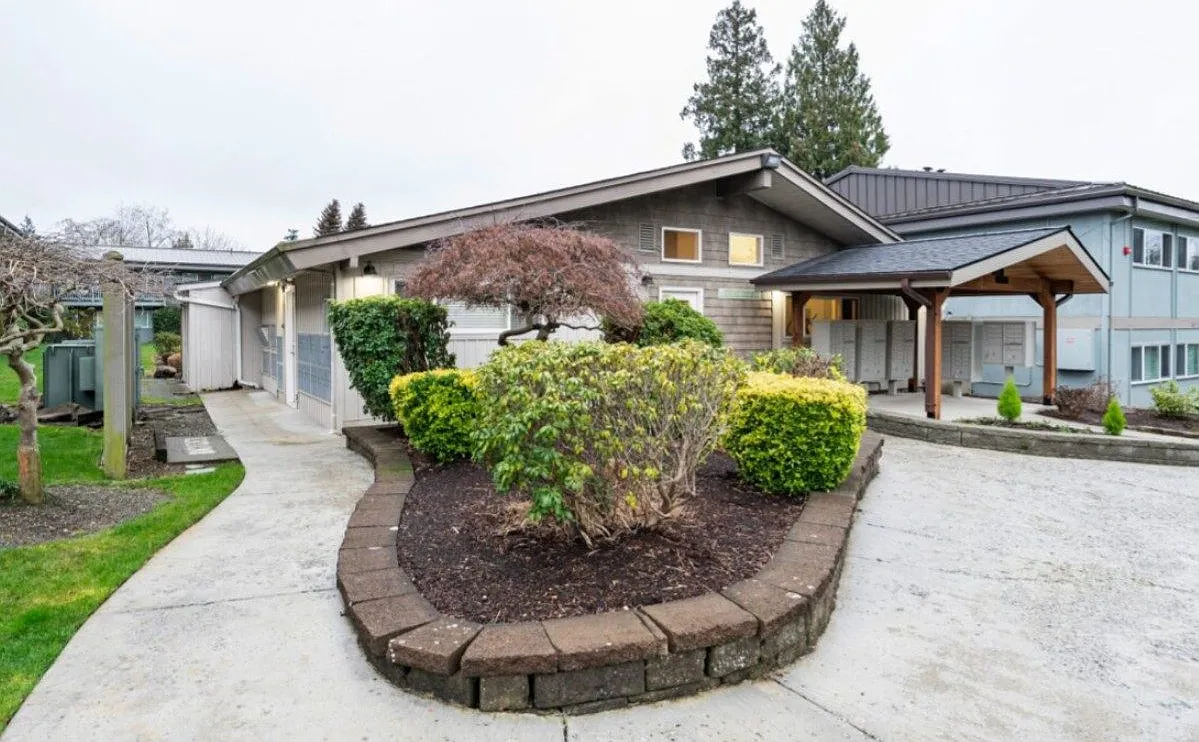COURTYARD APTS-MUKILTEO — Photo 2