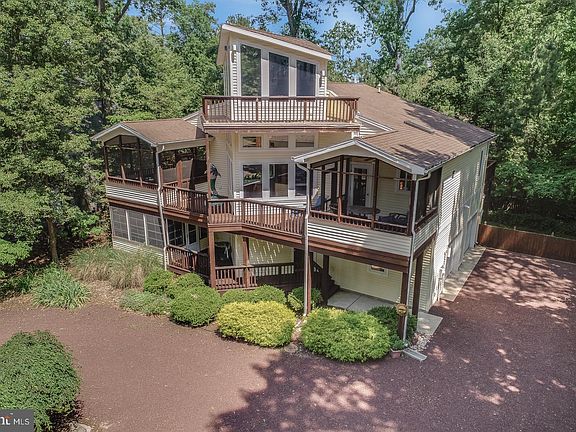 2nd image of 108 London Cir S