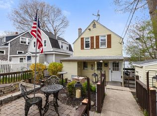 18 Woodbine Ave, Pembroke, MA 02359