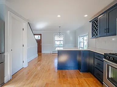3 bed, 1424 sqft, $4,100 — Photo 4