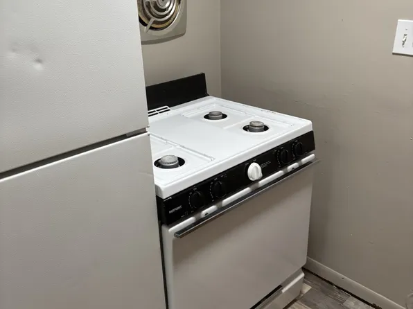 9140 Whittier St APT 1, Detroit, MI 48224