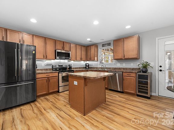 2nd image of 16322 Amber Field Dr