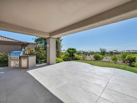 3rd image of 4754 Riva De Romanza St