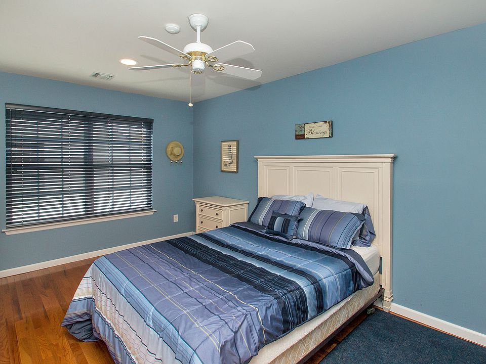 1st image of 13 Shelly Ln