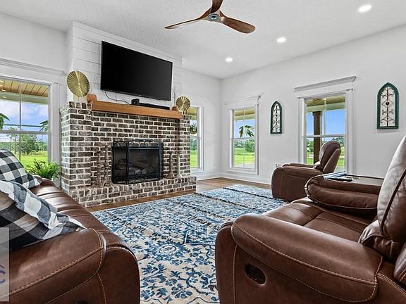 5th image of 485 Beaver Kreek Rd