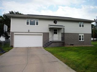 2655 Prairie Pl, Columbus, NE 68601