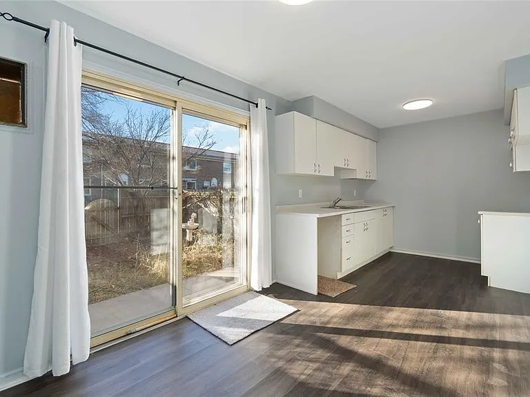 885 Carleton Pl #3 — Photo 12