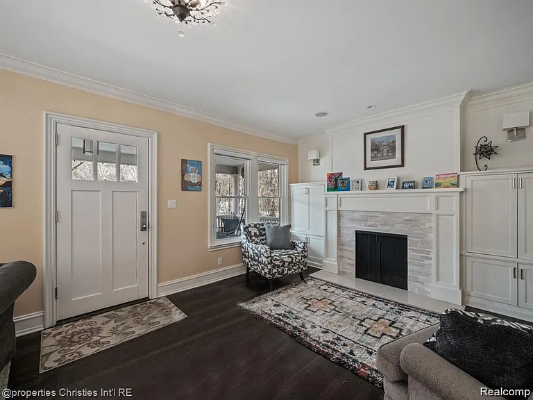 731 S Bates St — Photo 16