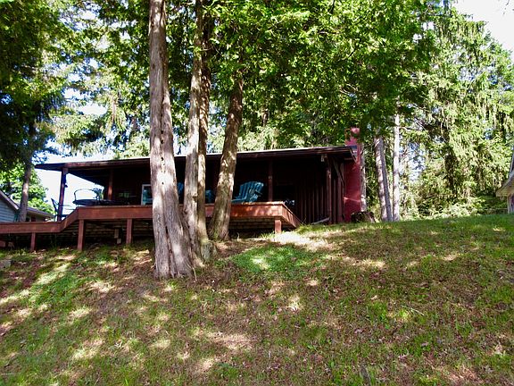4th image of 3094 Spruce Dr