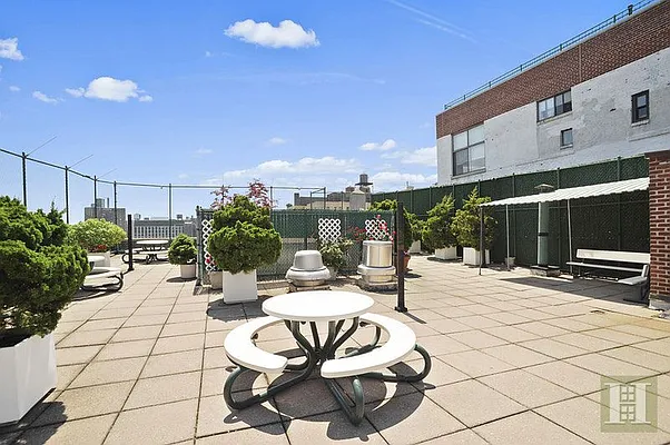 Rented by Halstead Real Estate | media 44