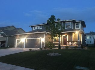 16816 Prairie Dr, Clive, IA 50325