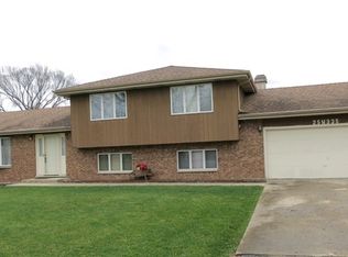 25W335 Argyle Ave, Roselle, IL 60172