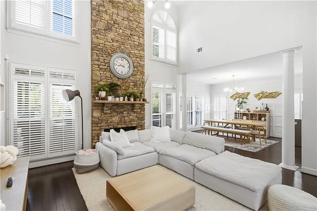 4 bed, 3.5 bath, 3651 sqft, $4,850 — Photo 4