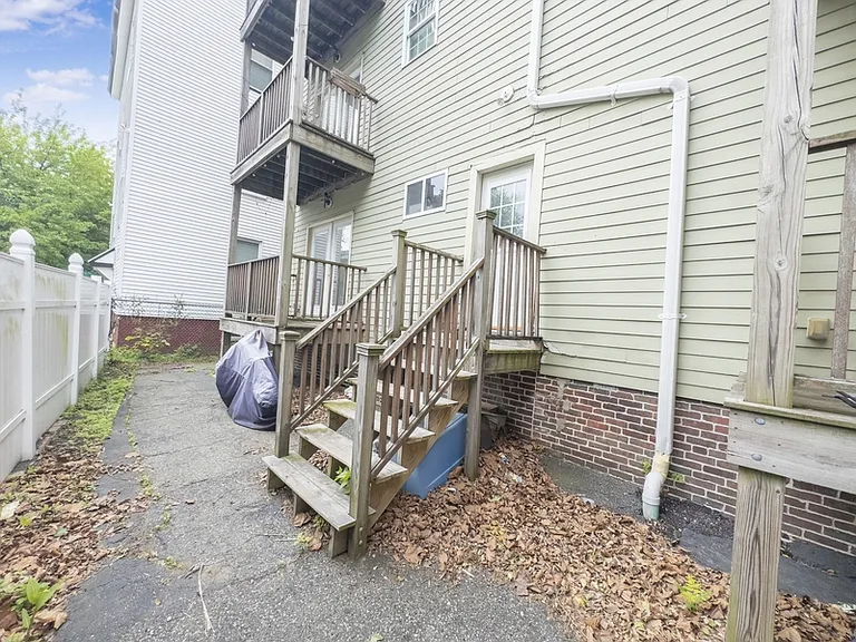123 Webster Ave #1 — Photo 17