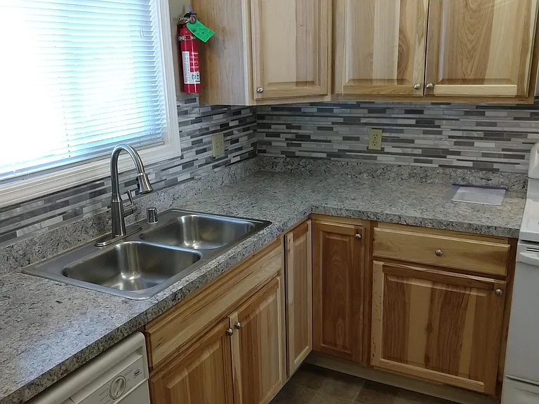 1109 Medfra St — Photo 3