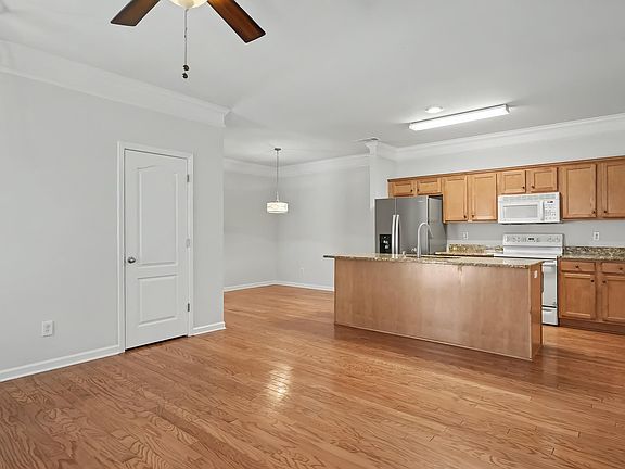 5th image of 2547 Acton Park Ln