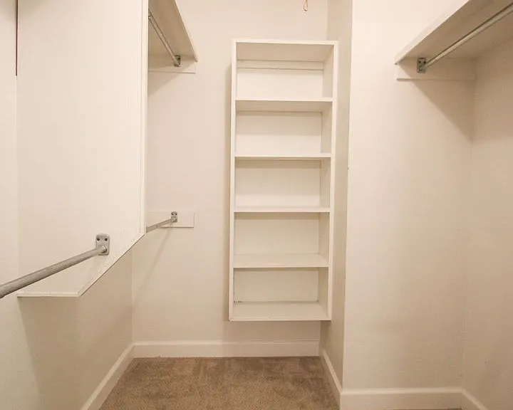 1225 S Lawton Ave — Photo 22