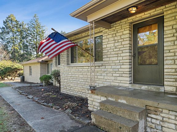 5th image of 831 Highland Dr