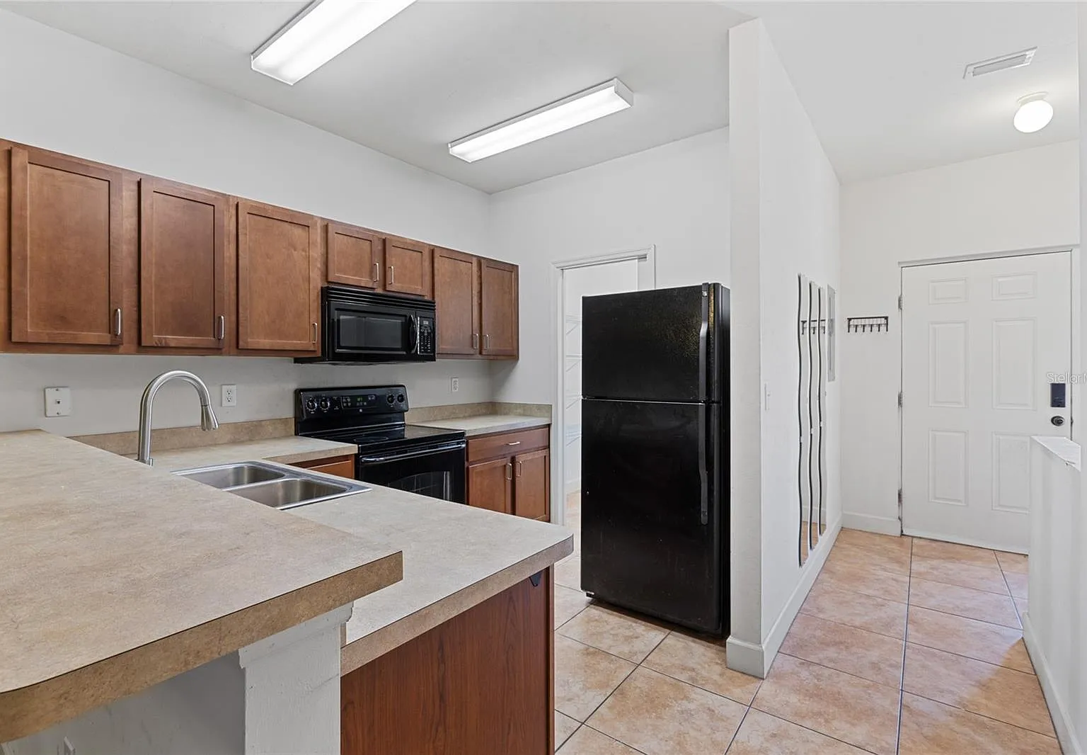 2 bed, 2.5 bath, 1250 sqft, $875 — Photo 3