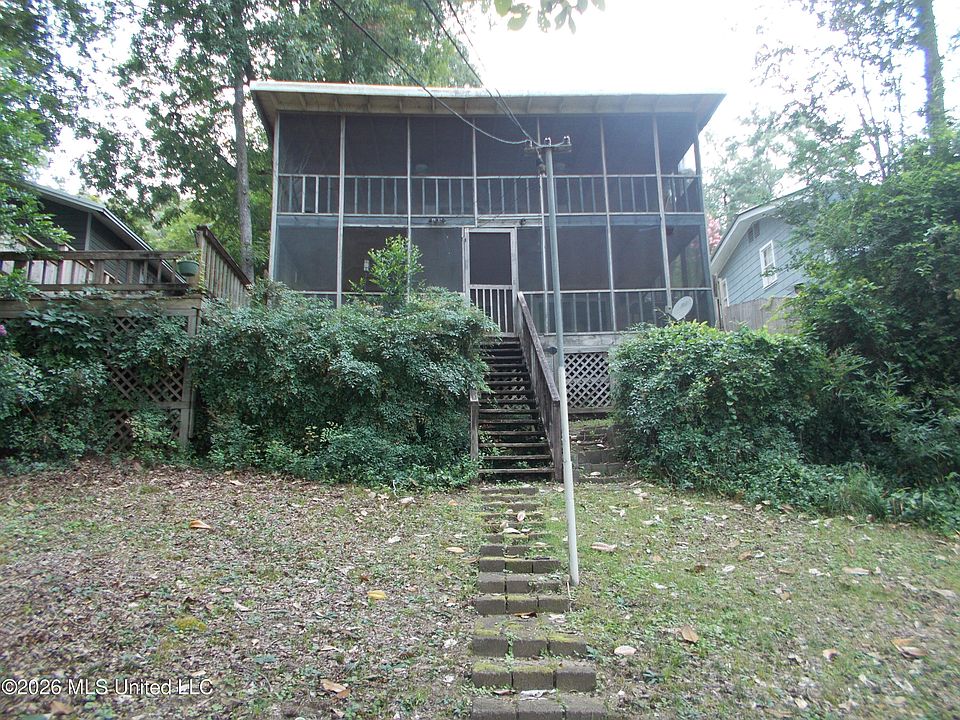 1st image of 1725 Snow Lake Dr