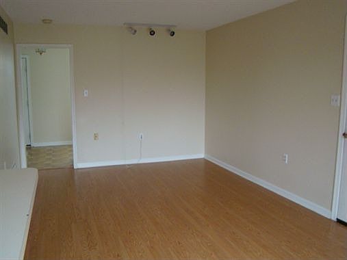 5th image of 118 Mill Race Dr