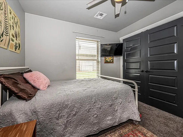 10300 Glover River Dr — Photo 22