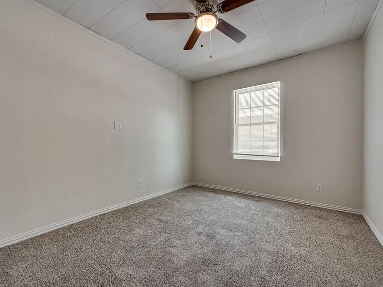 2704 Rosen Ave — Photo 10